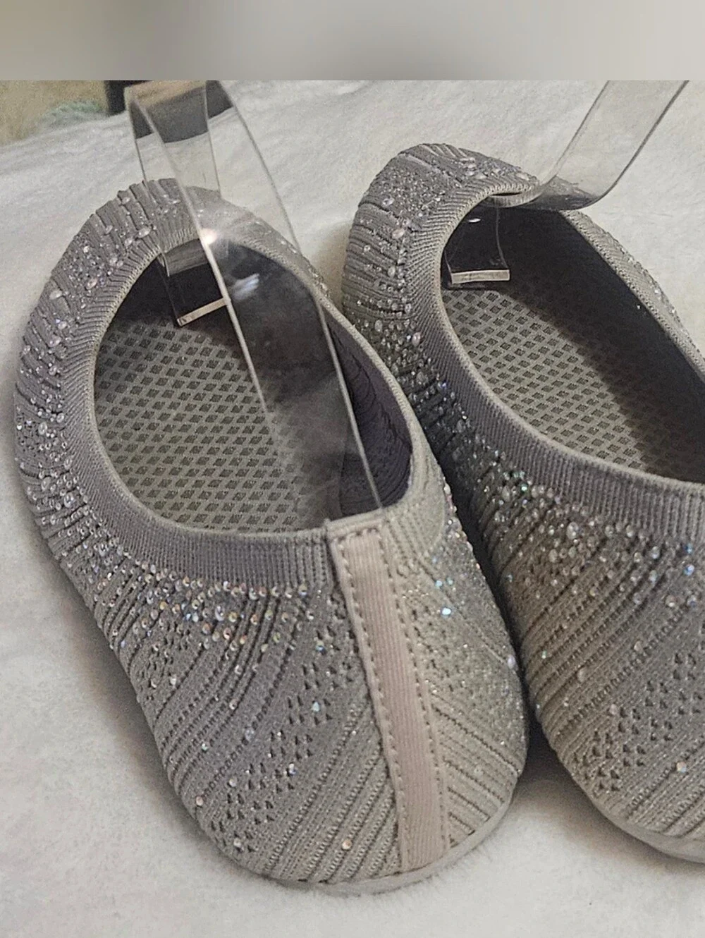Skechers Taupe /Silver Glitter Knit Slip-On Flats Size 8 EUC